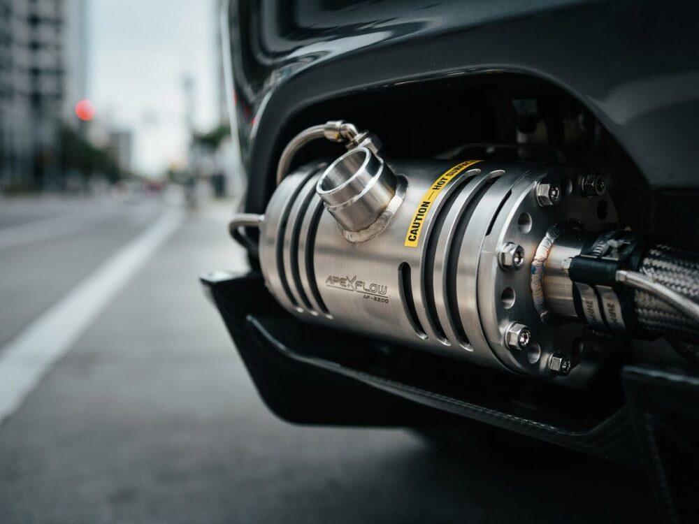 element układu wydechowego wzmacniający dźwięk  